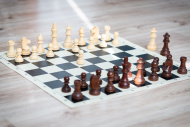 Drevené šachy staunton s rolovacou šachovnicou B/W - cena, porovnanie