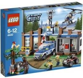 Lego City - Policajná stanica v lese 4440