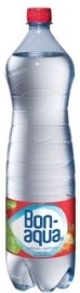 Coca Cola Bonaqua Jahoda & rebarbora, jahodová sýtená pramenitá voda, 1.5l