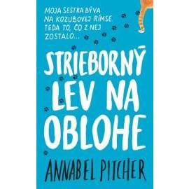 Strieborný lev na oblohe