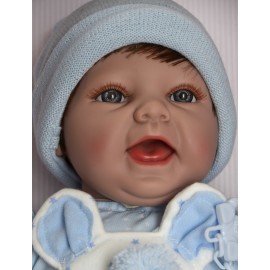 Berjuan Čenda (Panenka Baby Sweet gorro azul)