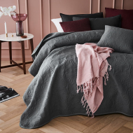 Room99 Tmavo sivý prehoz na manželskú posteľ Leila 220x240 cm