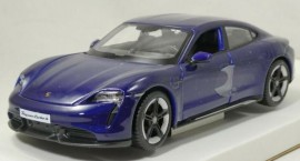 Bburago 1:24 Plus Porsche Taycan Turbo S 2019 Carrara Blue