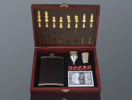 Ploskačka 240ml v darčekovej kazete Chess-Poker IV - cena, porovnanie