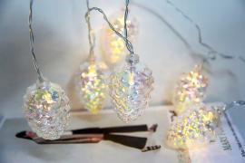 MagicHome Reťaz Vianoce Pine, 10 LED teplá biela, so šiškami, 2xAA, osvetlenie