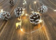 MagicHome Reťaz Vianoce Pine, 20 LED teplá biela, so zasneženými šiškami, 2xAA - cena, porovnanie