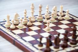 Drevené šachy Royal klasik