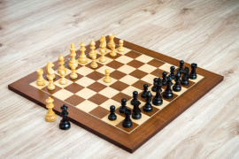 Delux eben šachová súprava Judit Polgár